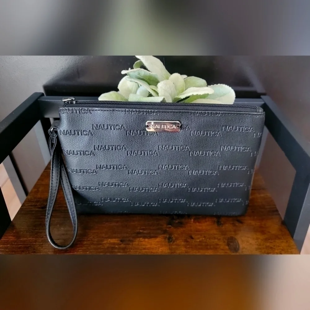 Nautica Wristlet/ Travel Bag Unisex